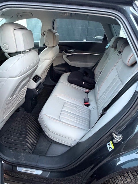 Audi e-tron 55 quattro 5d