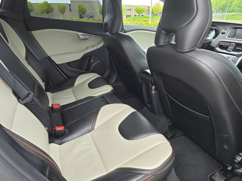 Volvo V40 CC 2,0 D3 150 aut. 5d