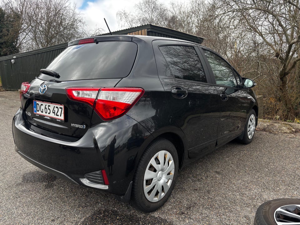 Toyota Yaris 1,5 Hybrid H1 e-CVT 5d