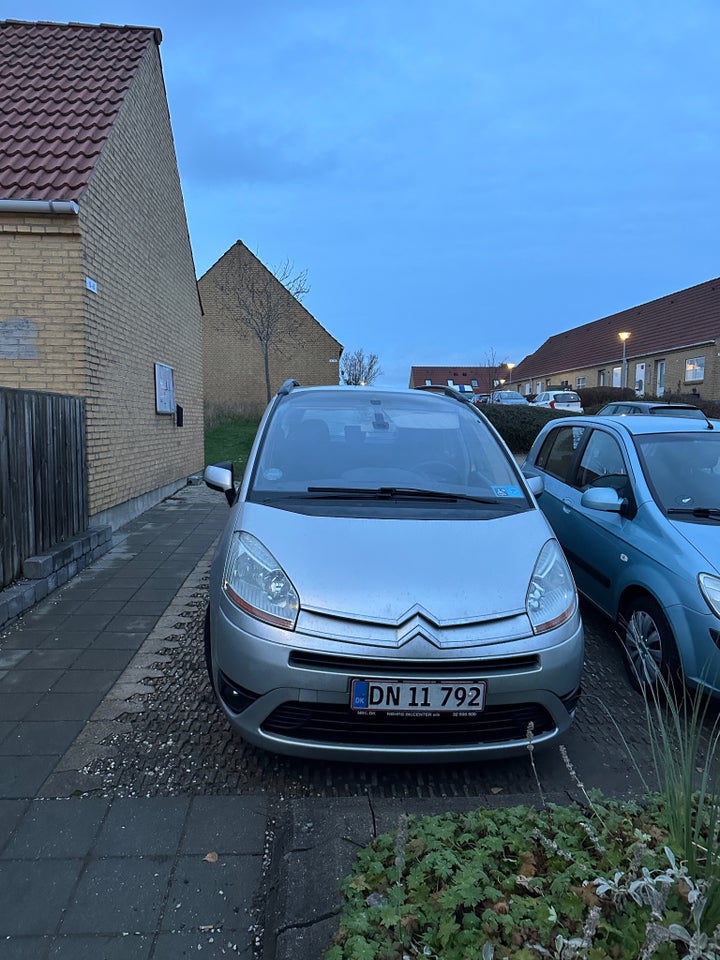 Citroën Grand C4 Picasso 1,6 HDi 110 Exclusive 7prs 5d