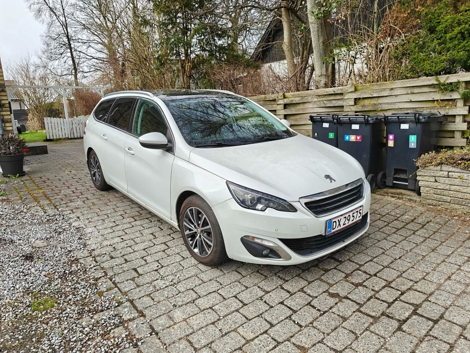 Peugeot 308 1,6 BlueHDi 120 Allure Sky SW EAT6 5d
