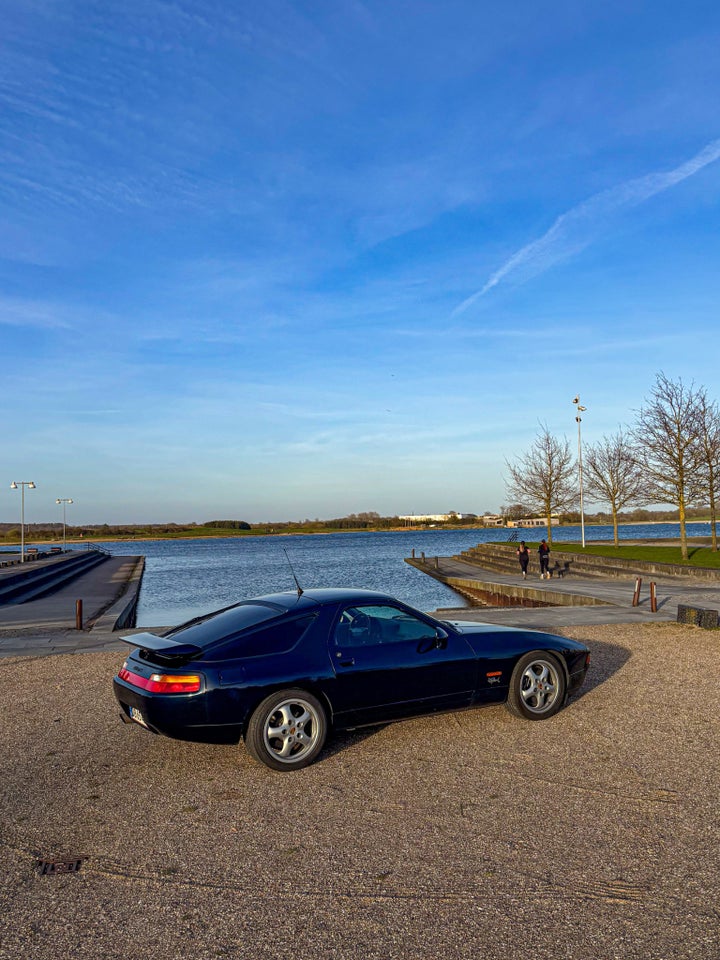 Porsche 928 5,4 GTS aut. 3d