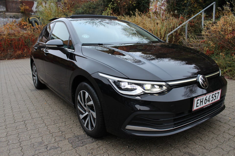 VW Golf VIII 1,4 eHybrid DSG 5d