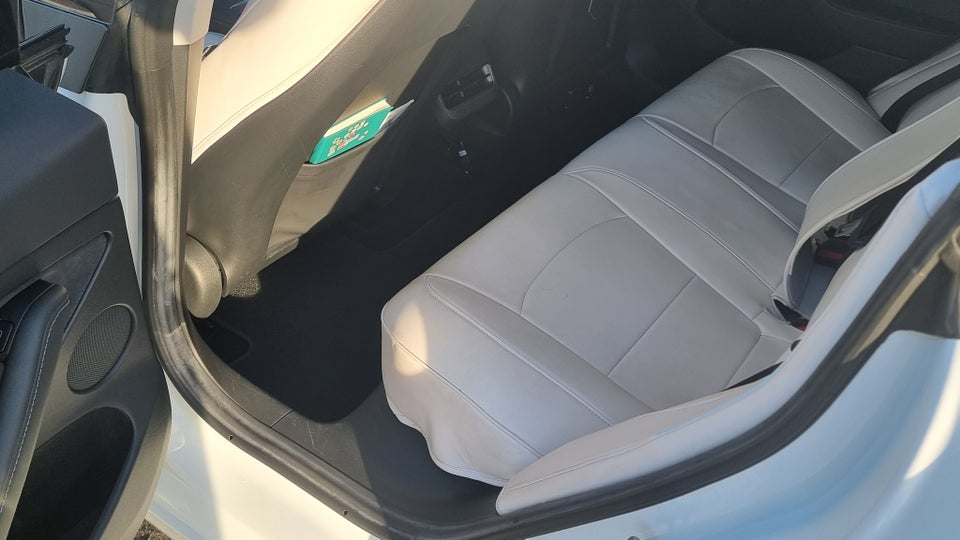 Tesla Model 3 Standard Range+ RWD 4d