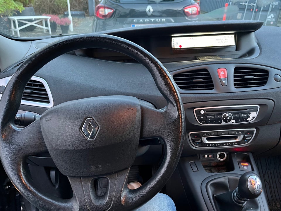 Renault Grand Scenic III 1,9 dCi 130 Expression 7prs 5d