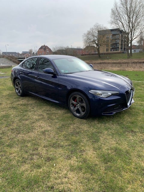 Alfa Romeo Giulia 2,0 T 200 Edizione aut. 4d