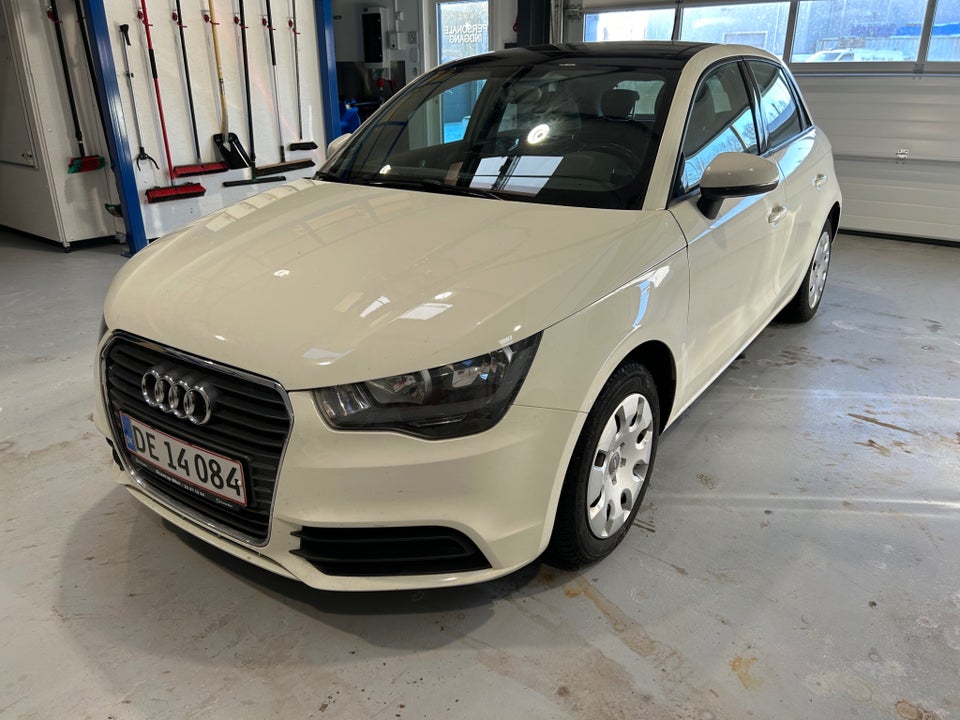 Audi A1 1,6 TDi 90 Ambition Sportback 5d
