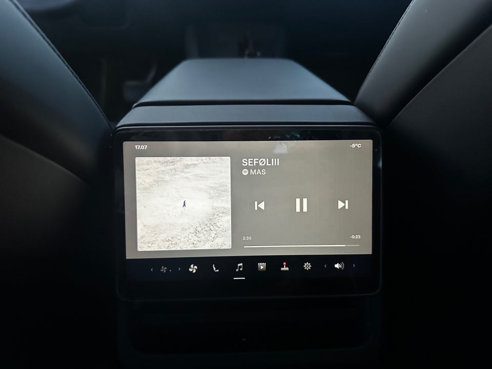 Tesla Model 3 Long Range AWD 4d
