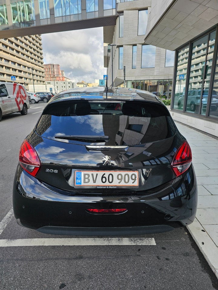 Peugeot 208 1,6 BlueHDi 100 Allure Sky 5d