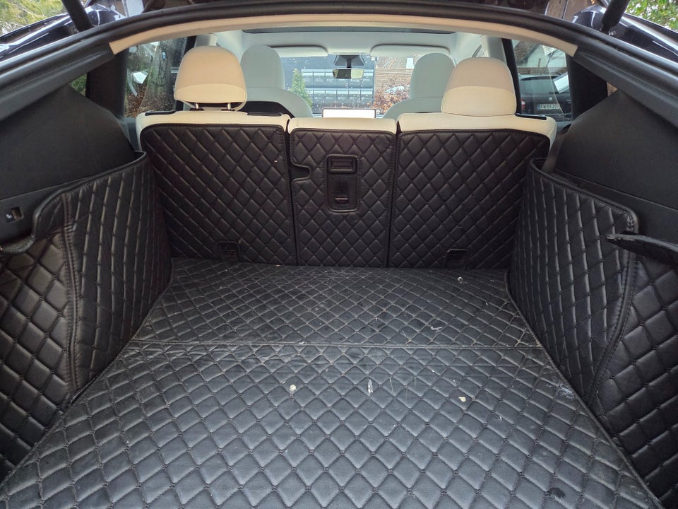 Tesla Model Y Long Range AWD 5d