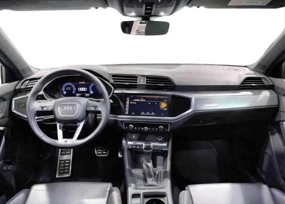 Audi Q3 45 TFSi e S-line plus S-tr. 5d