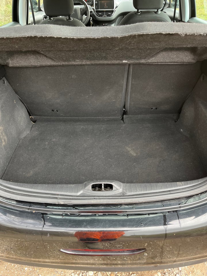 Peugeot 208 1,2 VTi Style 5d