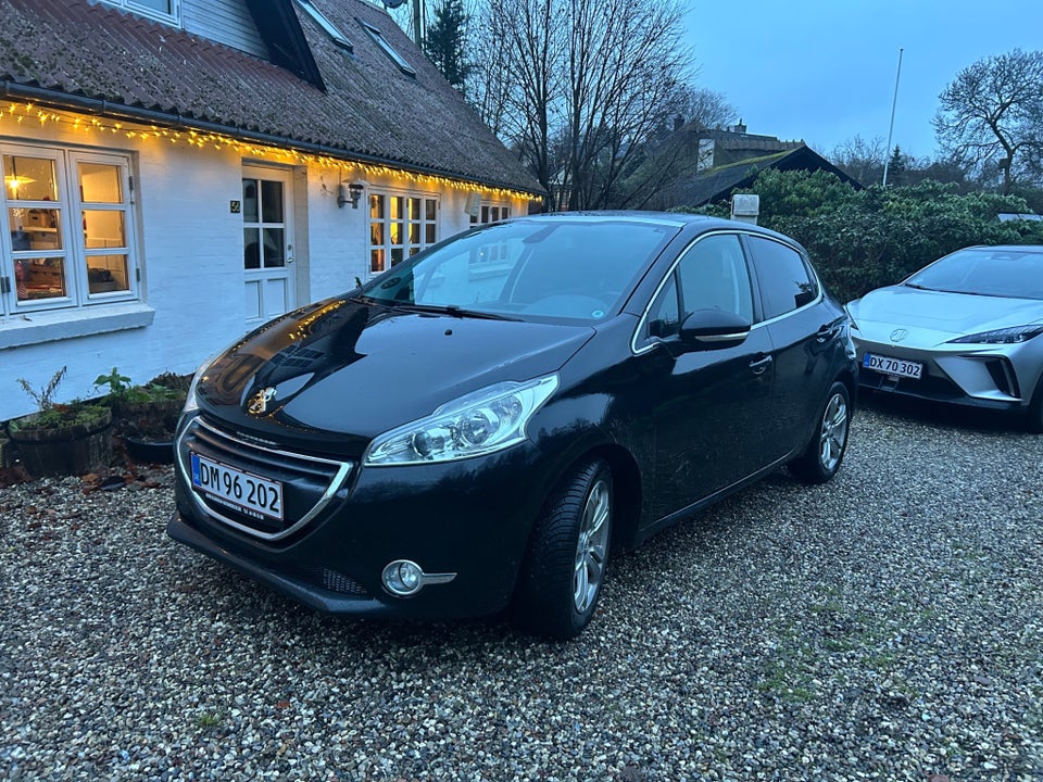 Peugeot 208 1,2 VTi Active 5d