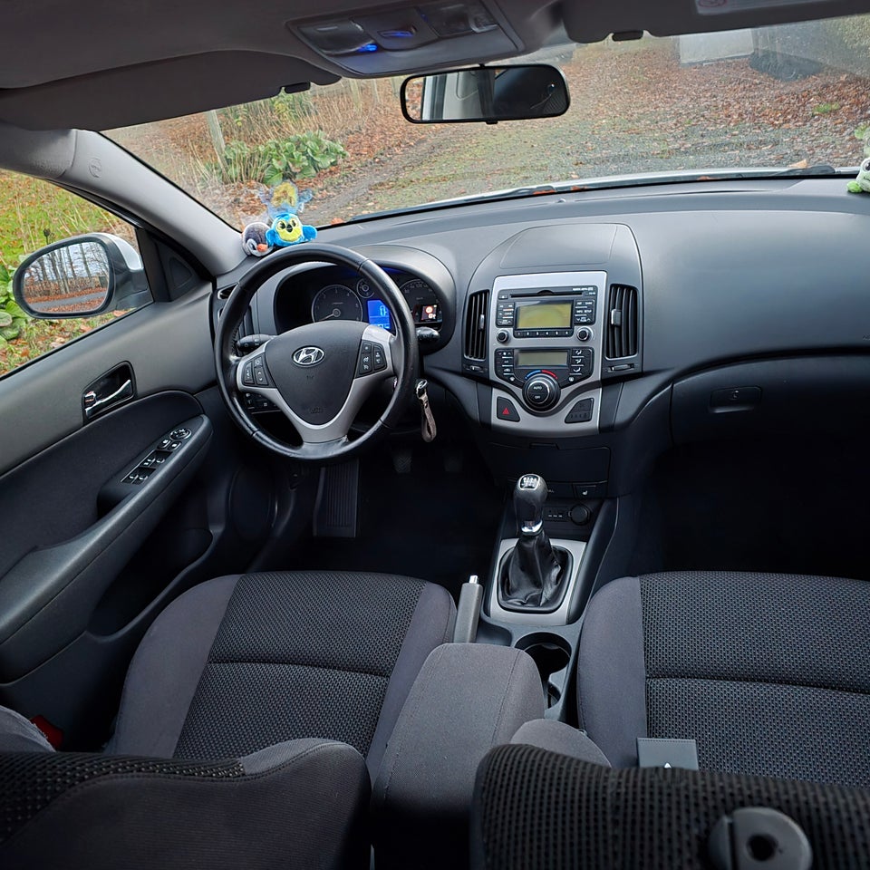 Hyundai i30 1,6 CRDi 90 Blue Drive CW 5d