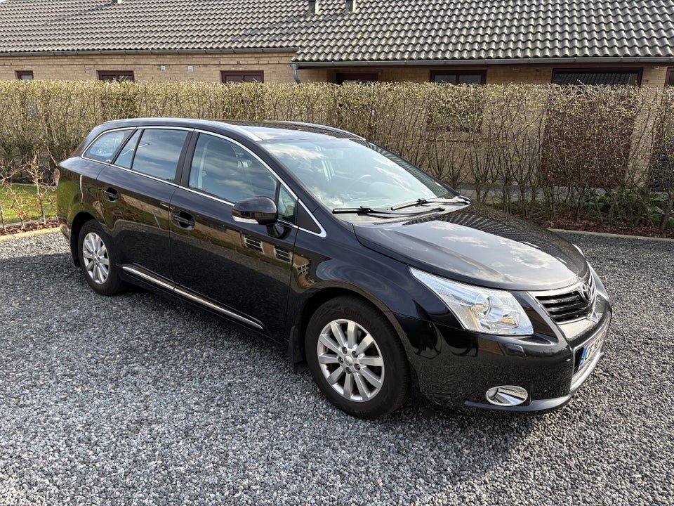 Toyota Avensis 1,8 VVT-i T2 stc. 5d