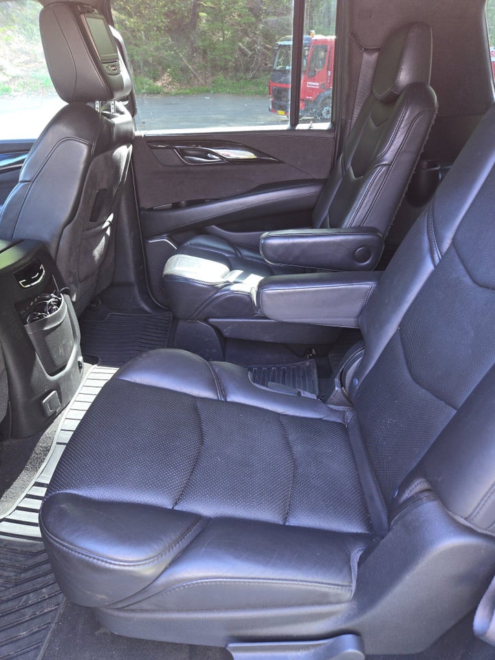 Cadillac Escalade 6,2 V8 ESV Platinum aut. 7prs 5d