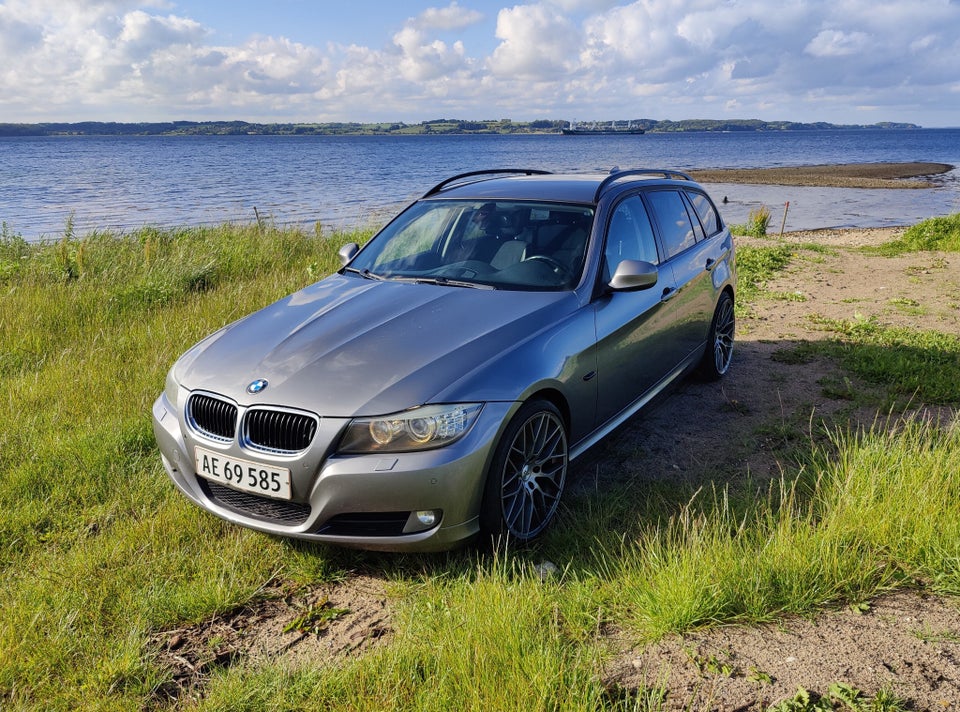 BMW 320d 2,0 Touring 5d