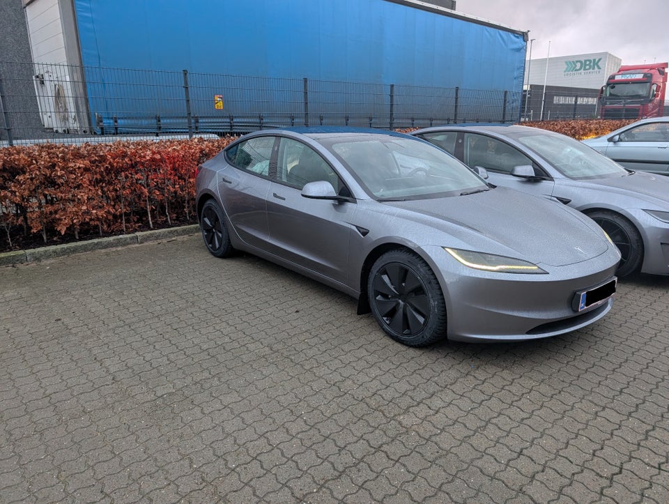 Tesla Model 3 Long Range AWD 4d