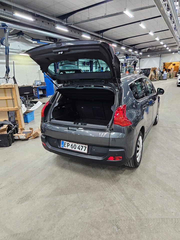 Peugeot 3008 1,6 HDi 110 Premium Cool 5d