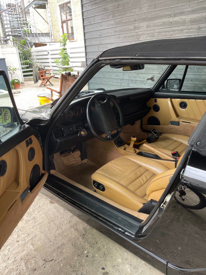 Porsche 911 3,6 Carrera 4 Cabriolet 2d