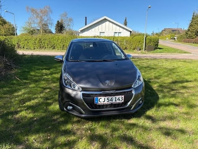 Peugeot 208 1,2 PureTech 82 Exclusive+ 5d