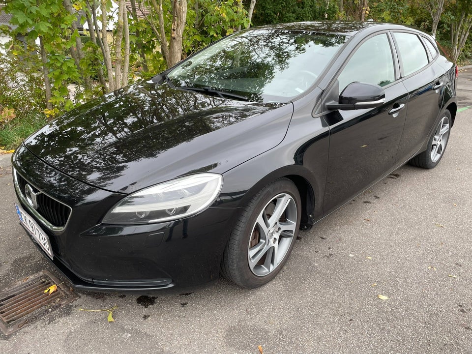 Volvo V40 1,5 T3 152 Momentum aut. 5d
