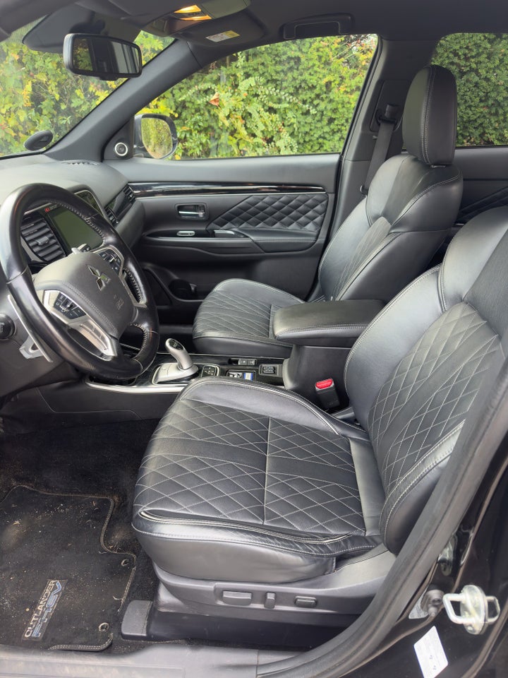 Mitsubishi Outlander 2,4 PHEV Instyle CVT 4WD 5d