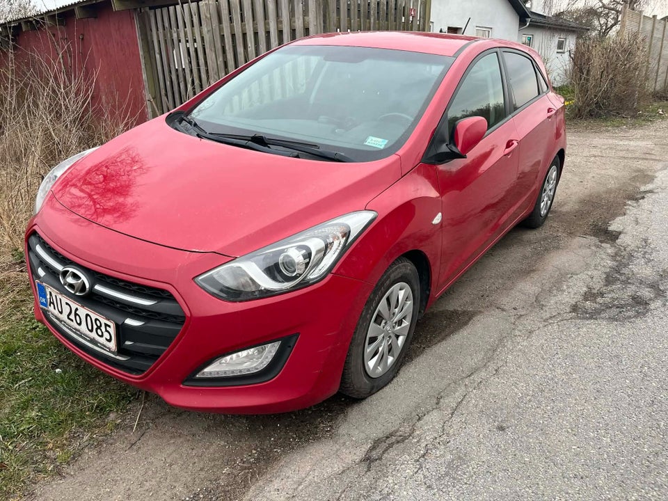 Hyundai i30 1,6 CDRi 110 Comfort 5d