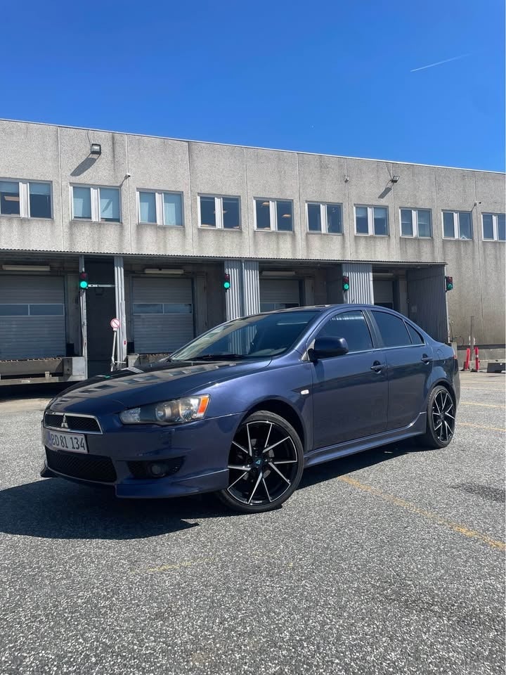 Mitsubishi Lancer 1,8 Intense SportSedan CVT 4d