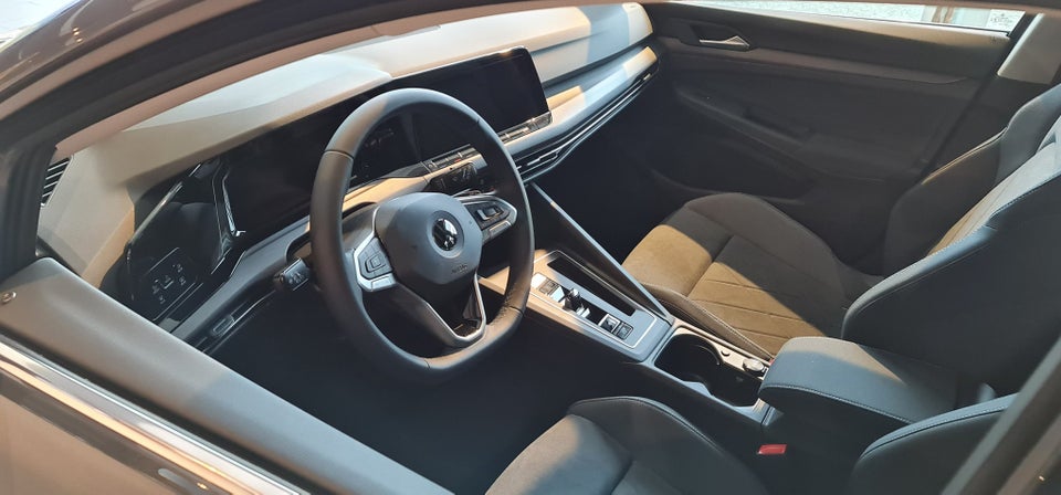 VW Golf VIII 1,4 eHybrid DSG 5d