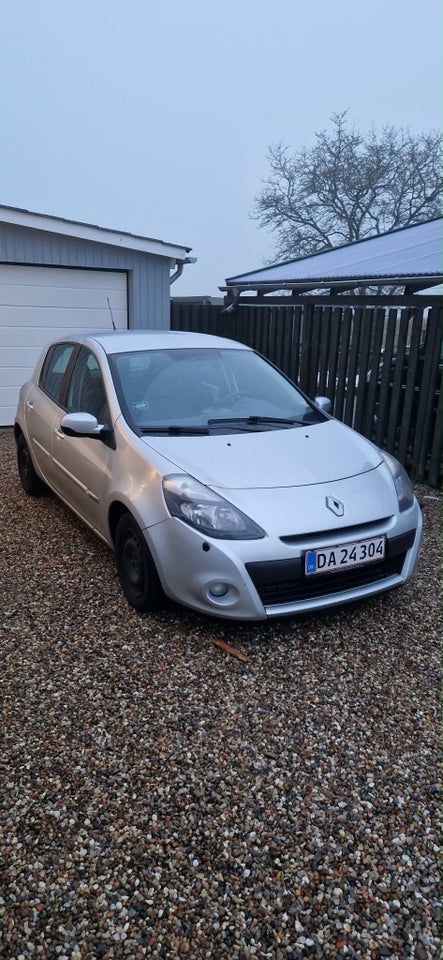 Renault Clio III 1,2 16V TCe Expression 5d