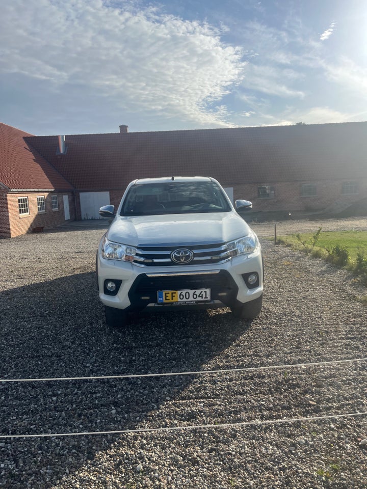 Toyota HiLux 2,4 D-4D 150 T2 Ex.Kab 4x4 4d