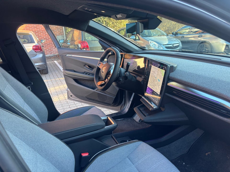 Renault Megane E-Tech 60 Techno+ 5d