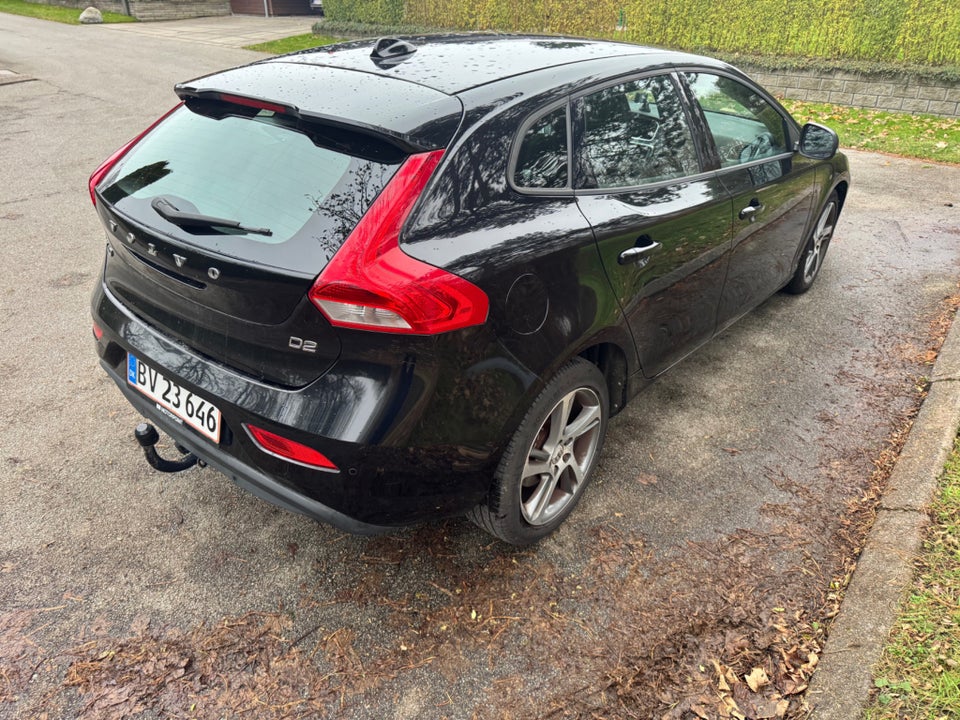 Volvo V40 2,0 D2 120 Momentum aut. 5d
