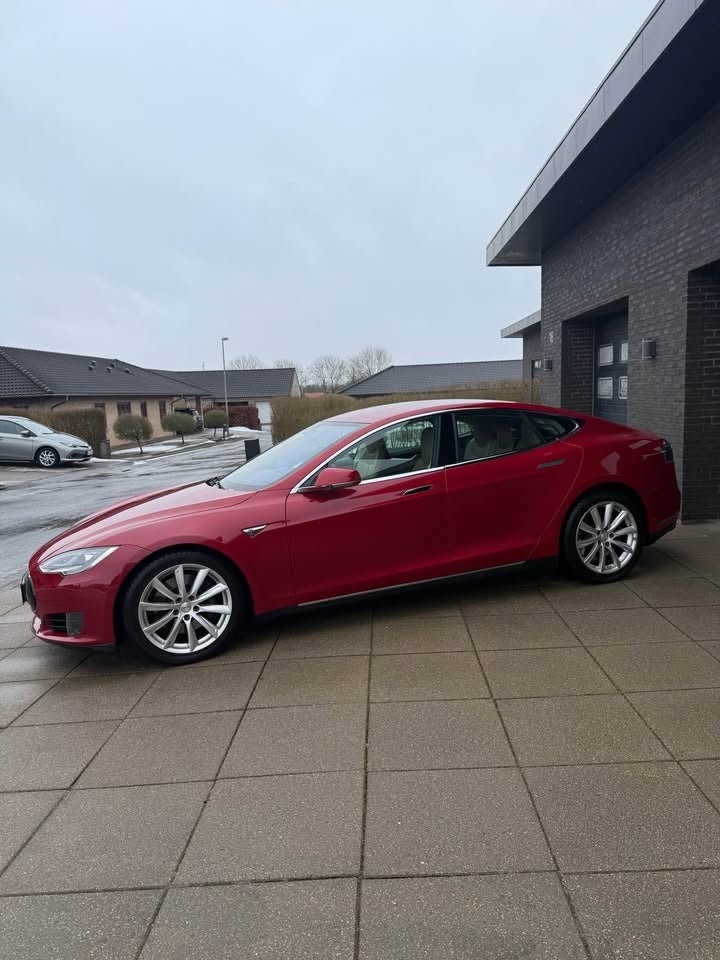 Tesla Model S 85D 5d
