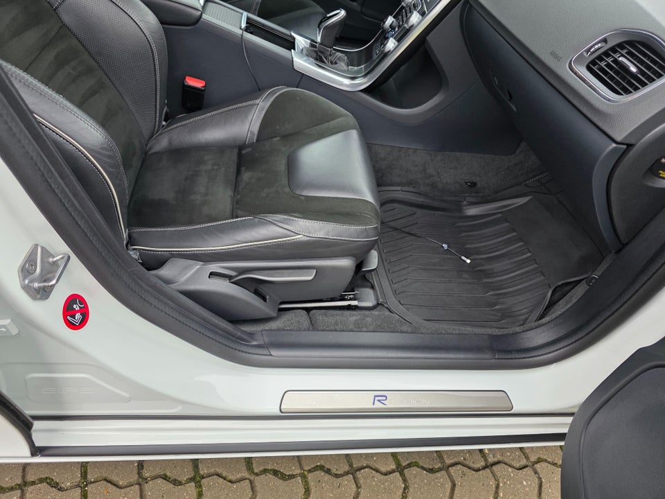 Volvo S60 2,0 D4 190 R-Design aut. 4d