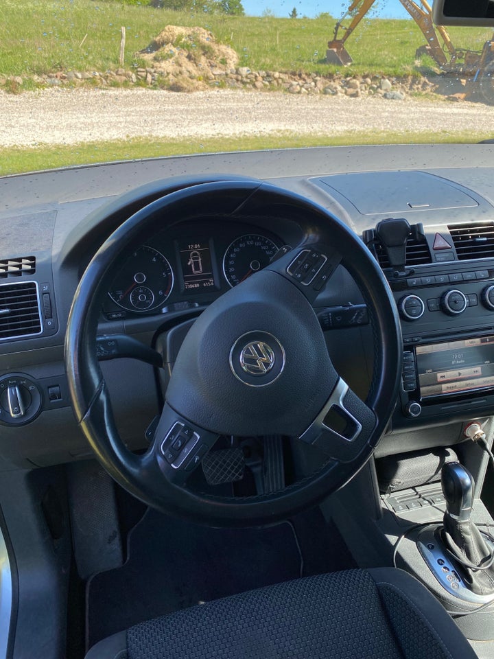 VW Touran 1,6 TDi 105 Comfortline DSG BMT 7prs 5d