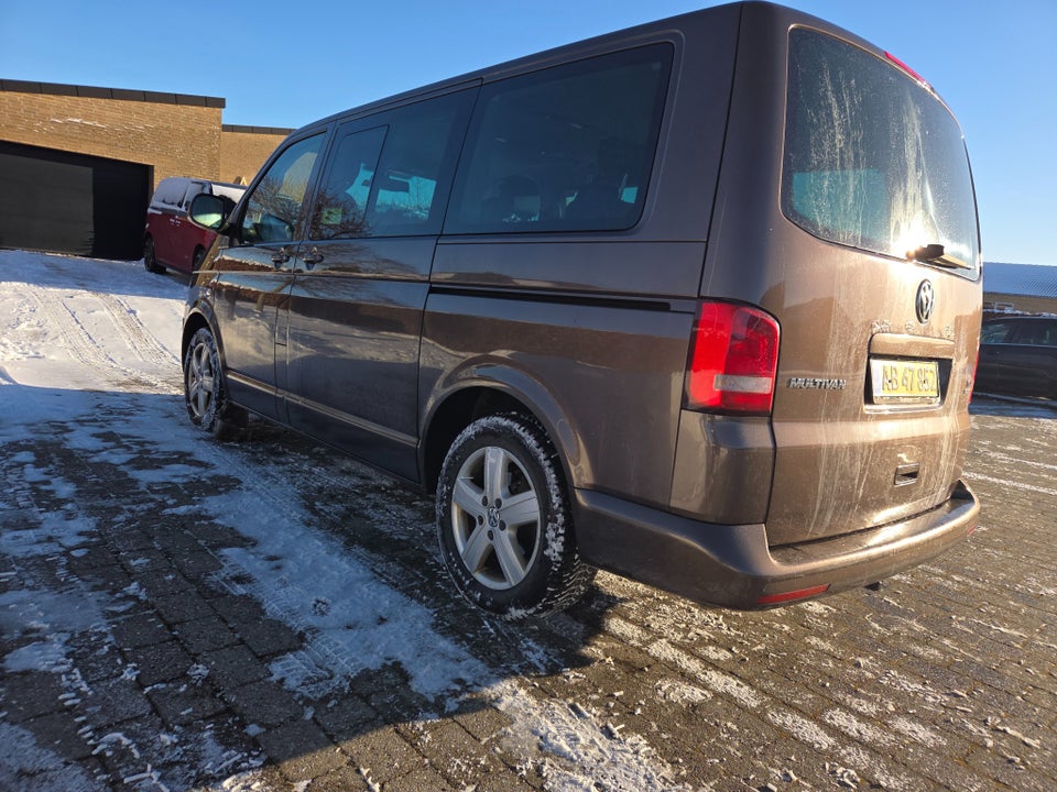 VW Multivan 2,0 TDi 180 Comfortline DSG kort 4d