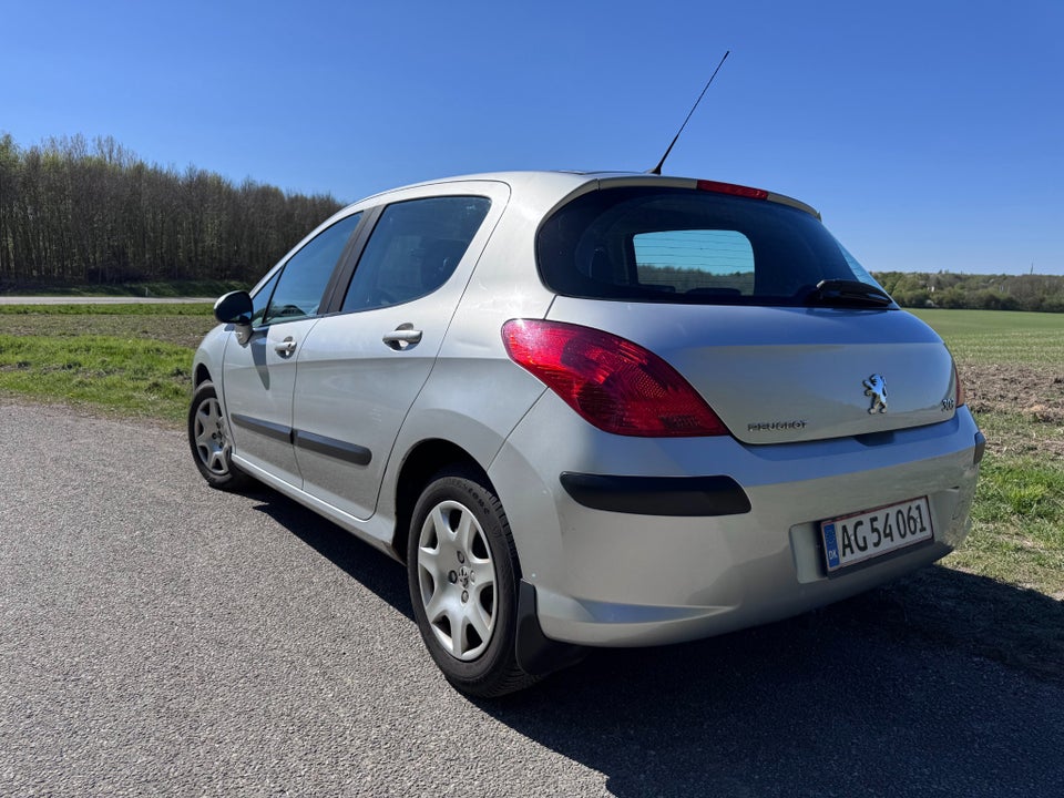 Peugeot 308 1,6 HDi 109 Premium 5d