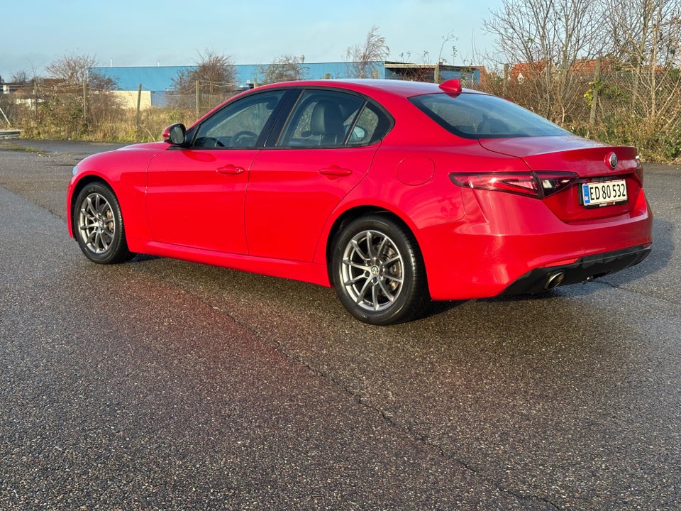 Alfa Romeo Giulia 2,0 T 200 Super aut. 4d