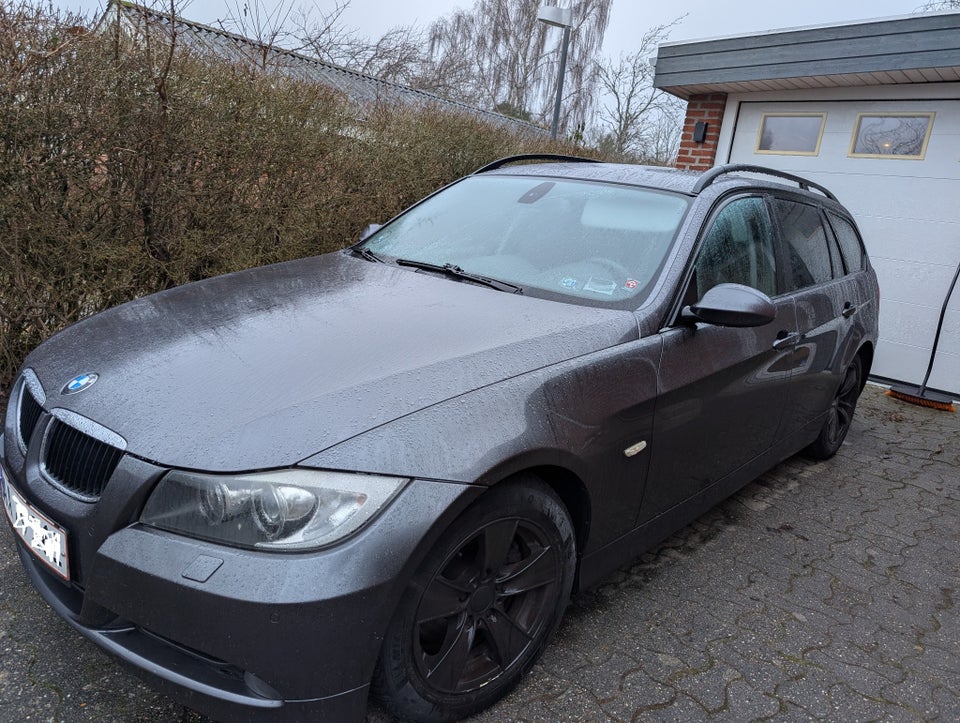 BMW 320d 2,0 Touring 5d