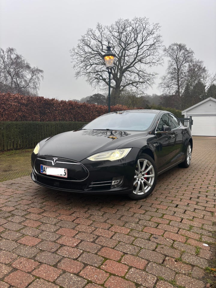 Tesla Model S P90D 5d