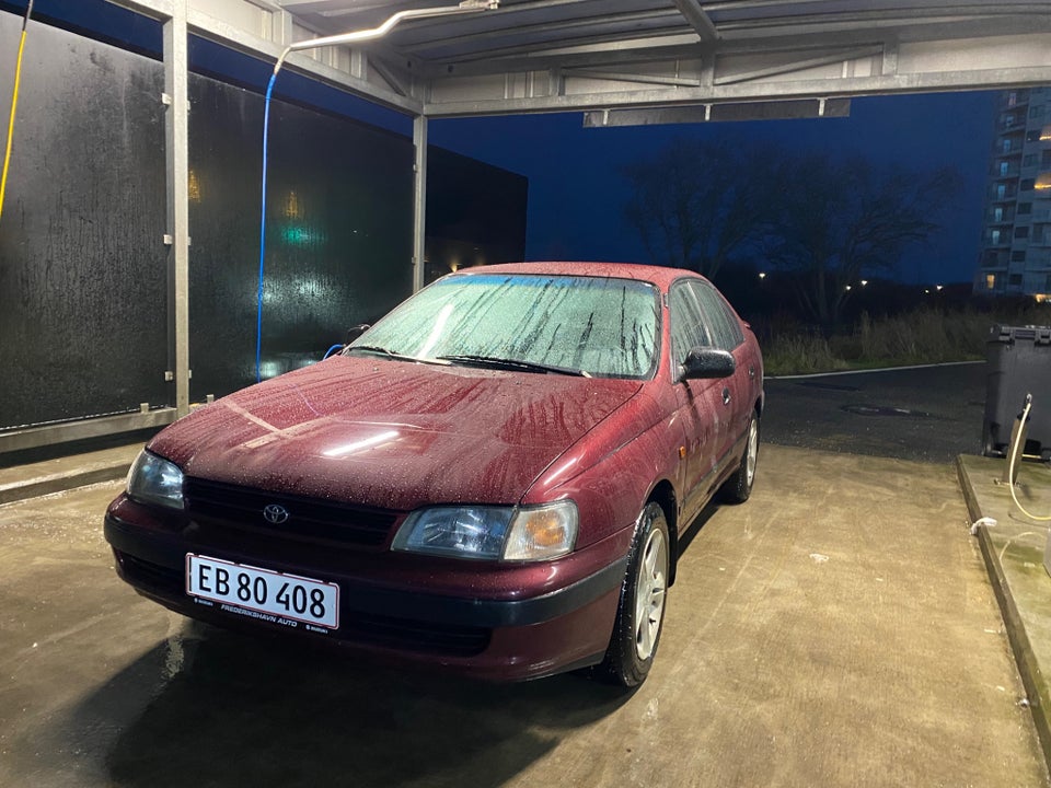 Toyota Carina E 2,0 SLi 5d