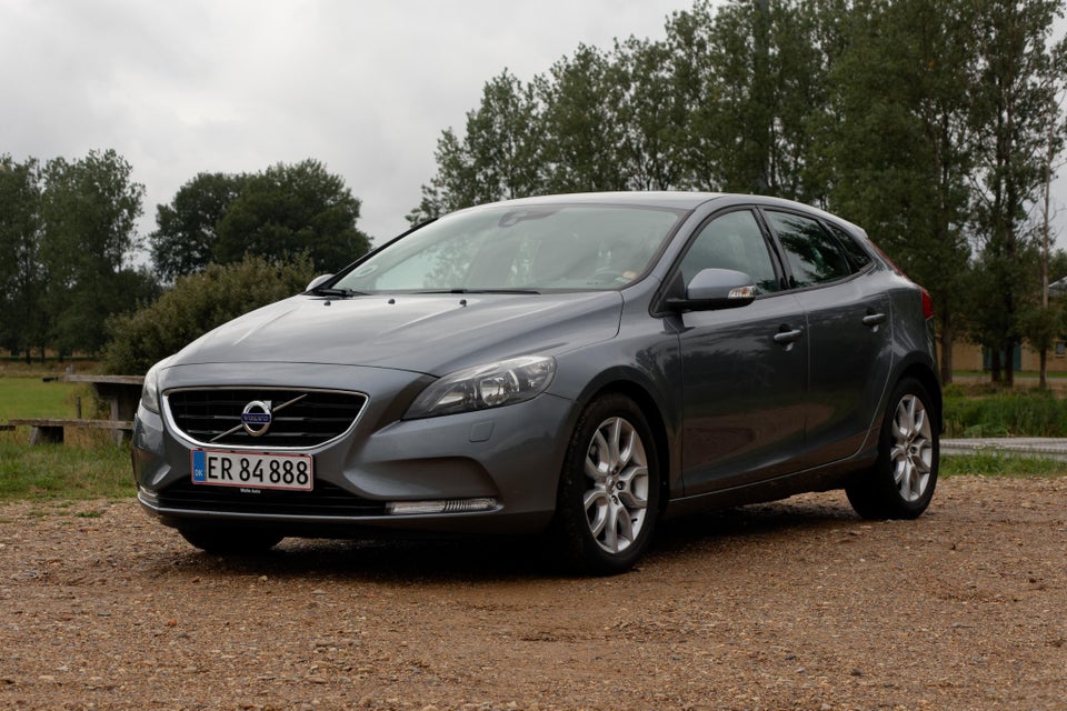 Volvo V40 1,6 D2 115 Momentum 5d