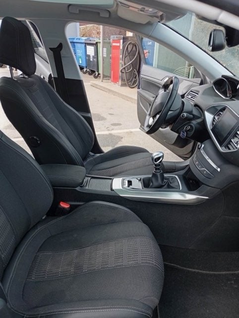 Peugeot 308 1,5 BlueHDi 130 Allure+ Sky SW 5d