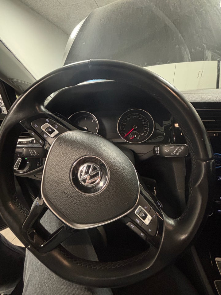 VW Golf VII 1,6 TDi 115 IQ.Drive Variant DSG 5d