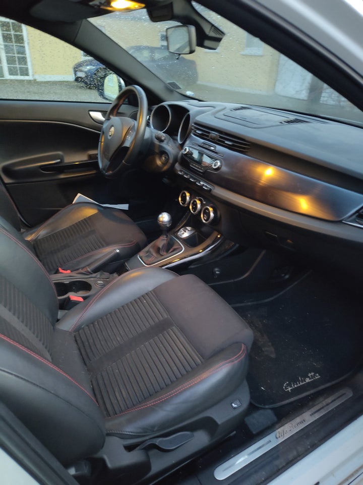 Alfa Romeo Giulietta 1,75 TBi Quadrifoglio Verde 5d