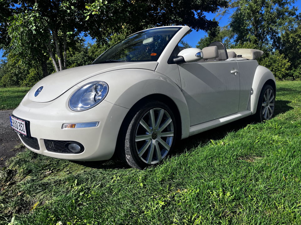 VW New Beetle 1,6 Trendline Cabriolet 2d