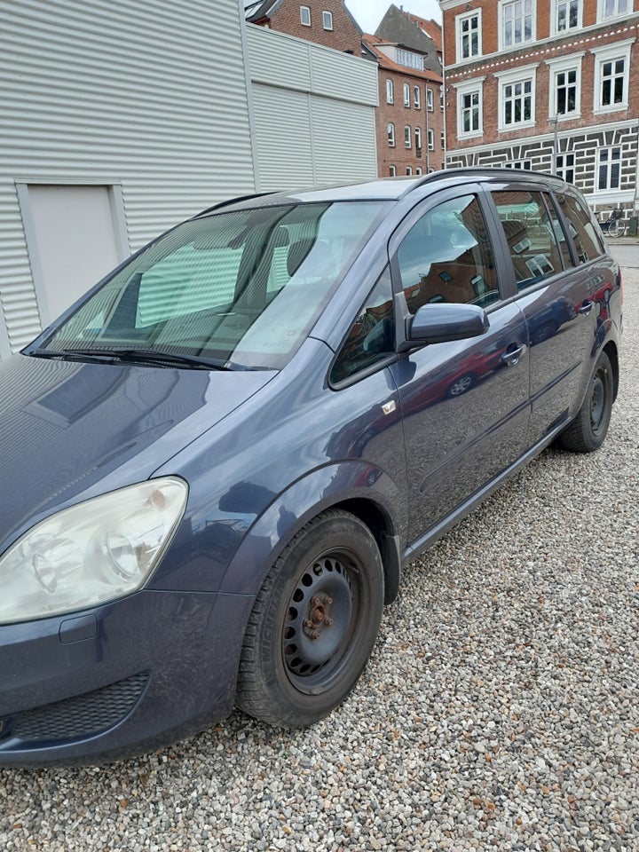 Opel Zafira 1,8 16V Enjoy 5d