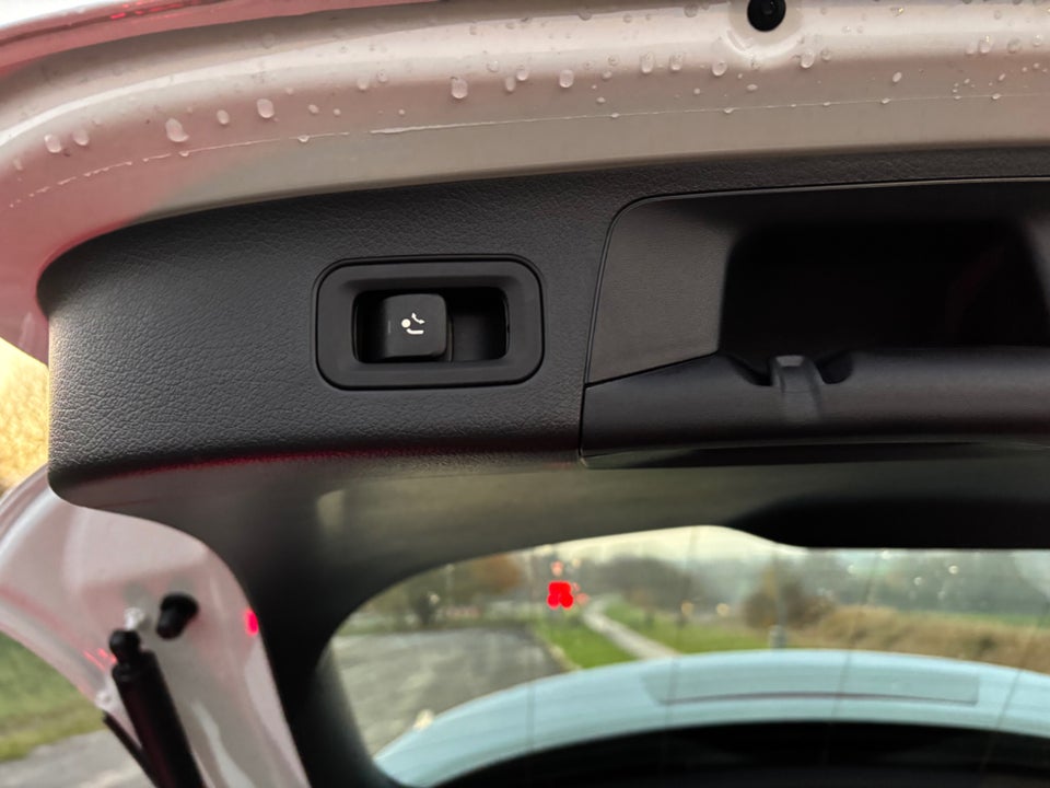 Mercedes EQA300 Progressive 4Matic 5d